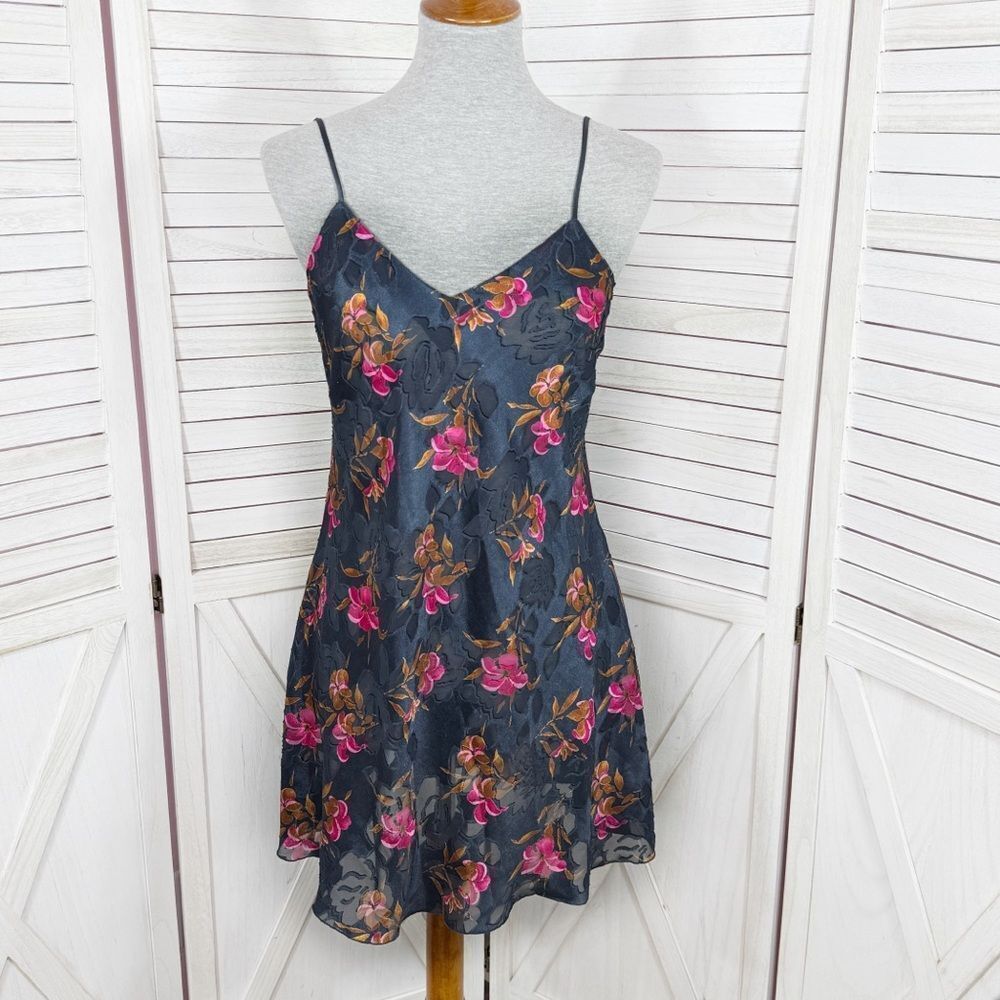 Victorias Secret Vintage Floral Burnout Satin Corset Back Chemise Slip‎ Nightie